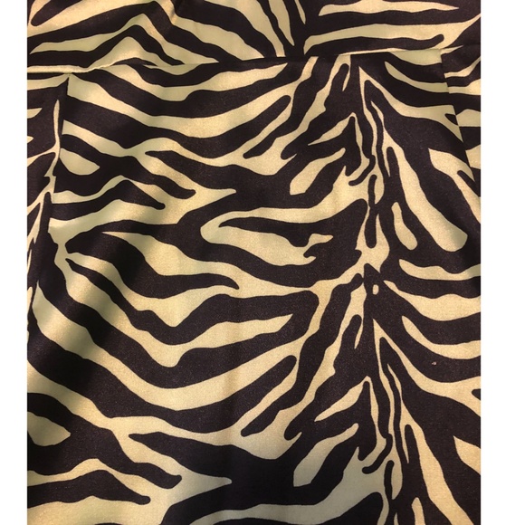Green & black animal print mini dress made in UK NWT - Picture 5 of 11